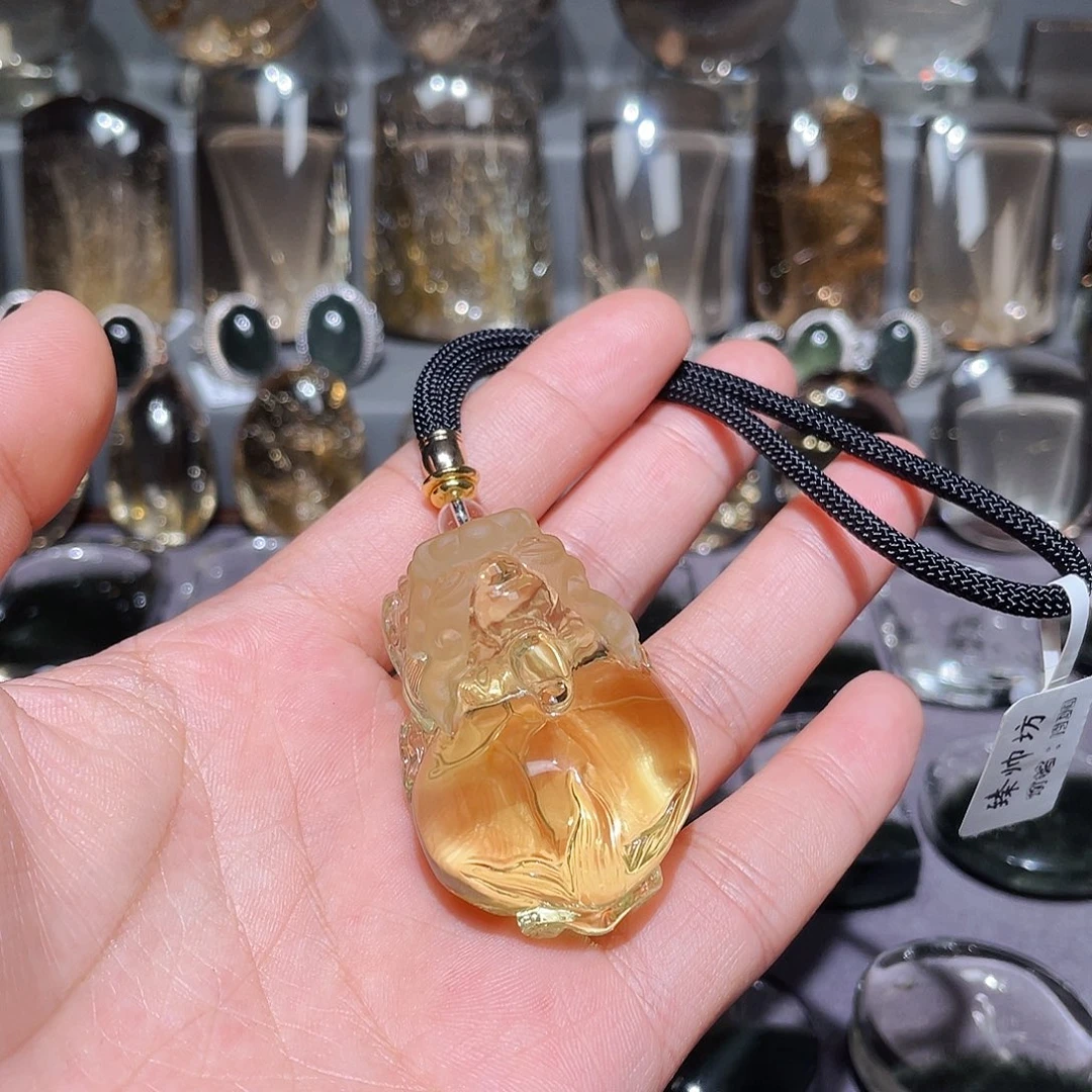 王***良水晶颈饰未镶嵌挂件