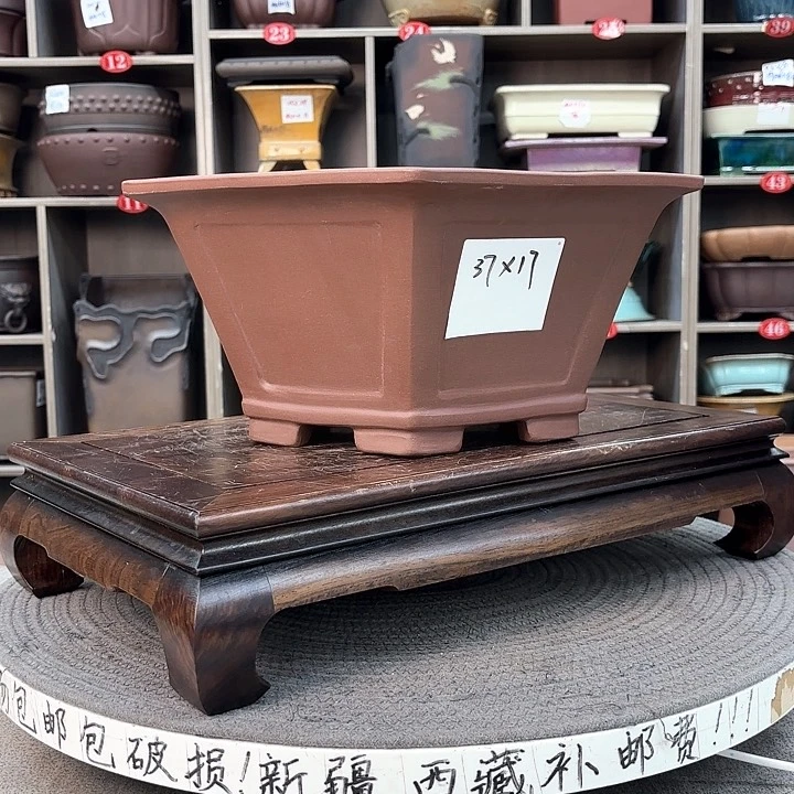 紫砂花盆紫砂的颜色很好看