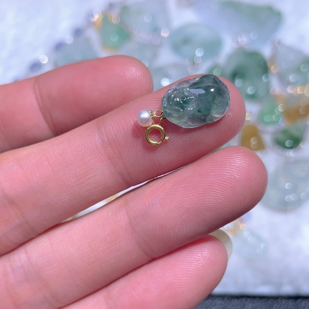 颈饰18K金镶嵌翡翠翡翠