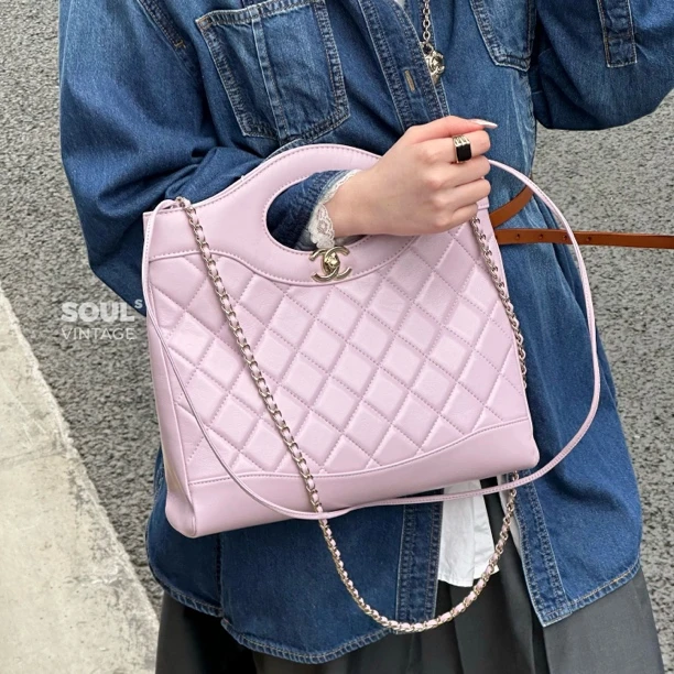 95新 Chanel/香奈儿 浅紫色 油蜡羊皮 24S31bag/680221587