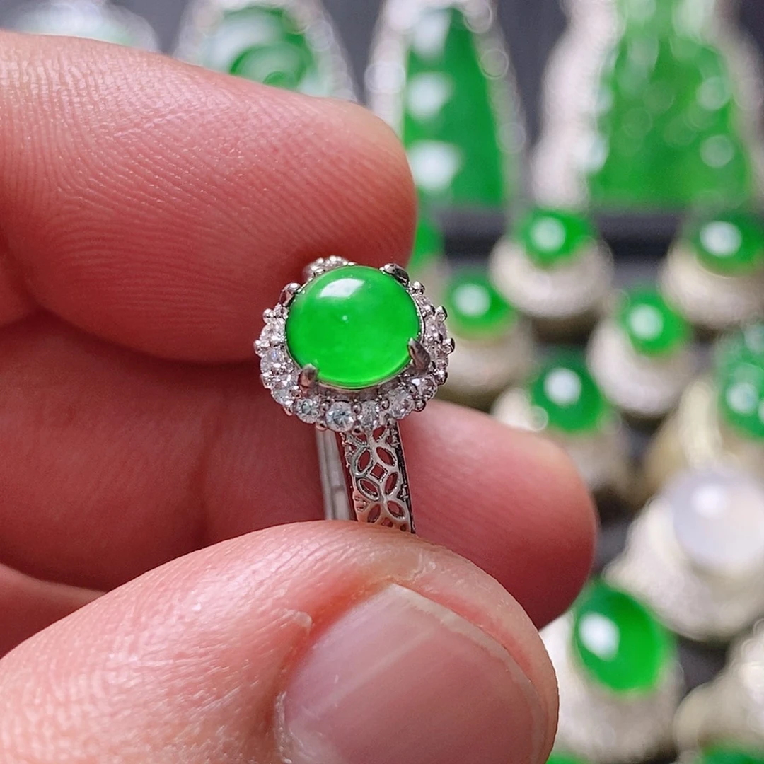 翡翠未镶嵌颈饰