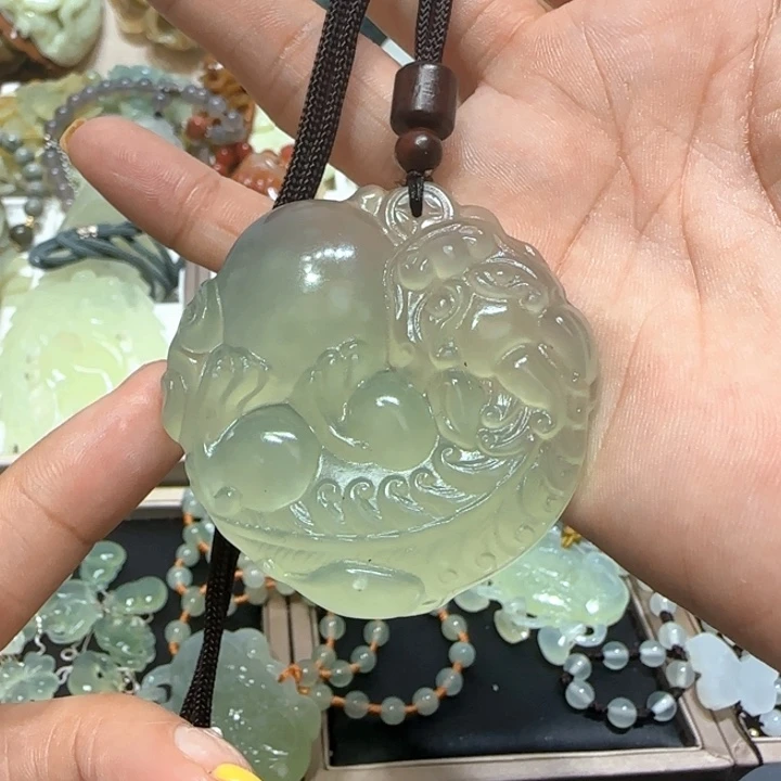 蛇纹石玉未镶嵌吊坠