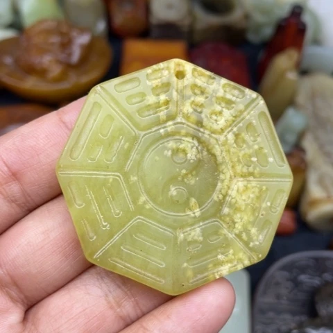 蛇纹石玉未镶嵌颈饰49