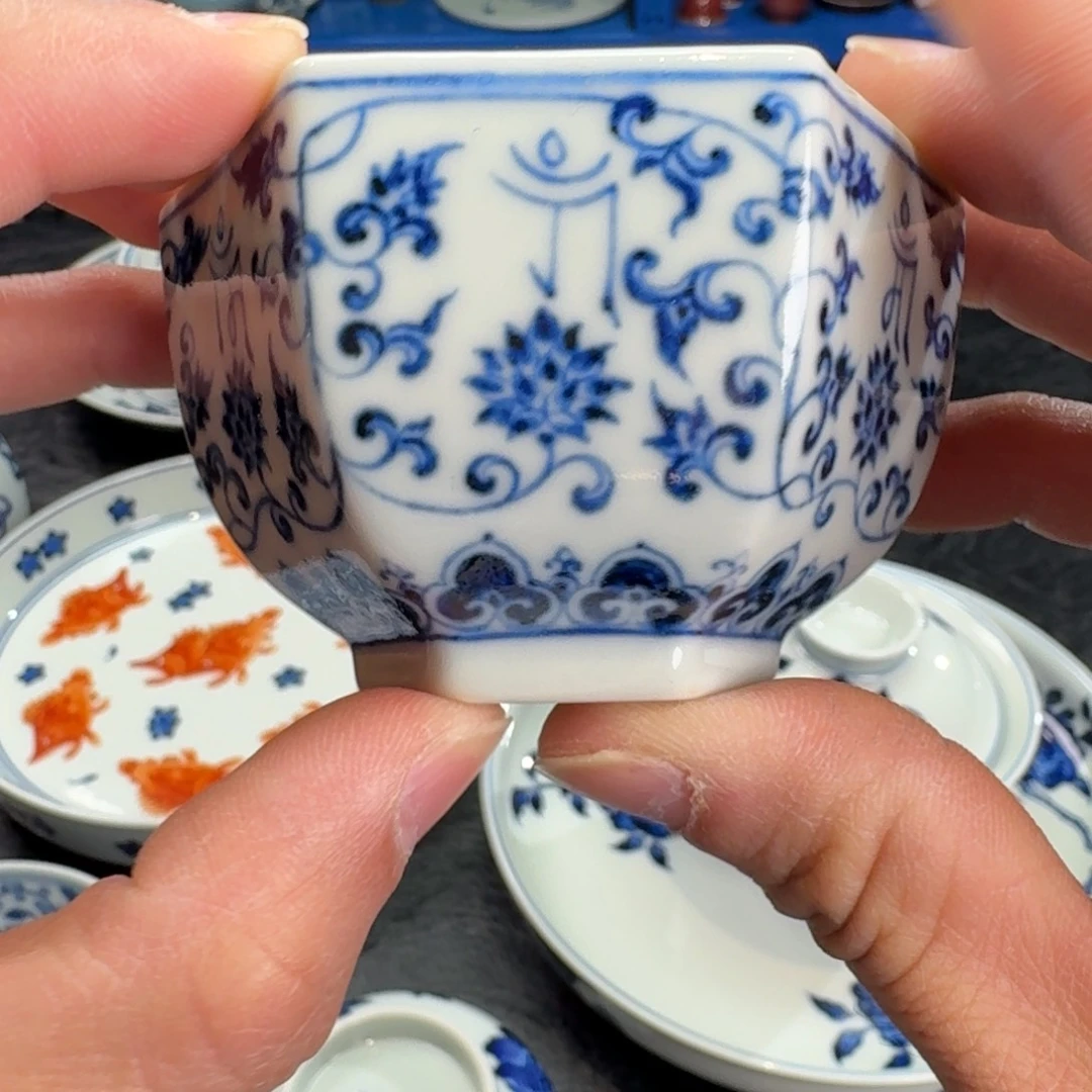 Y****景德镇陶瓷。