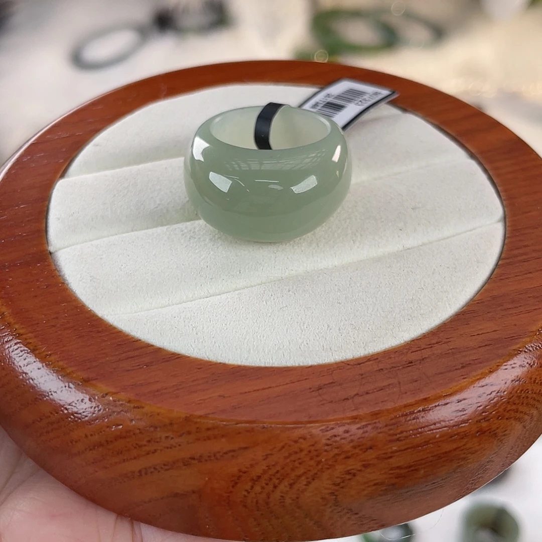 和田玉未镶嵌戒指l33。冰透蓝馒头。18.3。不退换