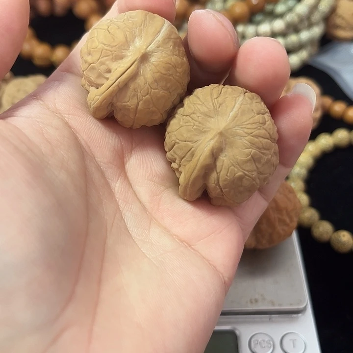 文玩核桃把件达摩异型，一帆风顺，编号0103