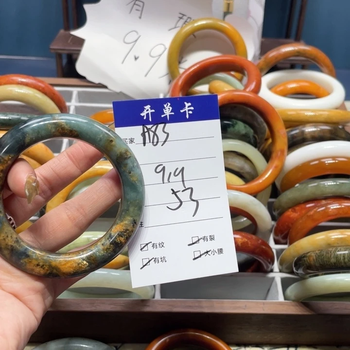 蛇纹石玉手镯未镶嵌畅*
