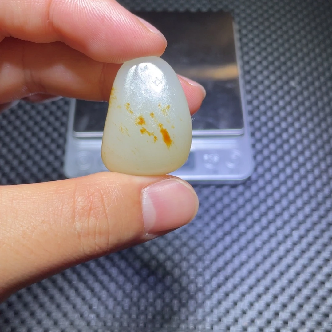 昆***梦和田玉未镶嵌颈饰