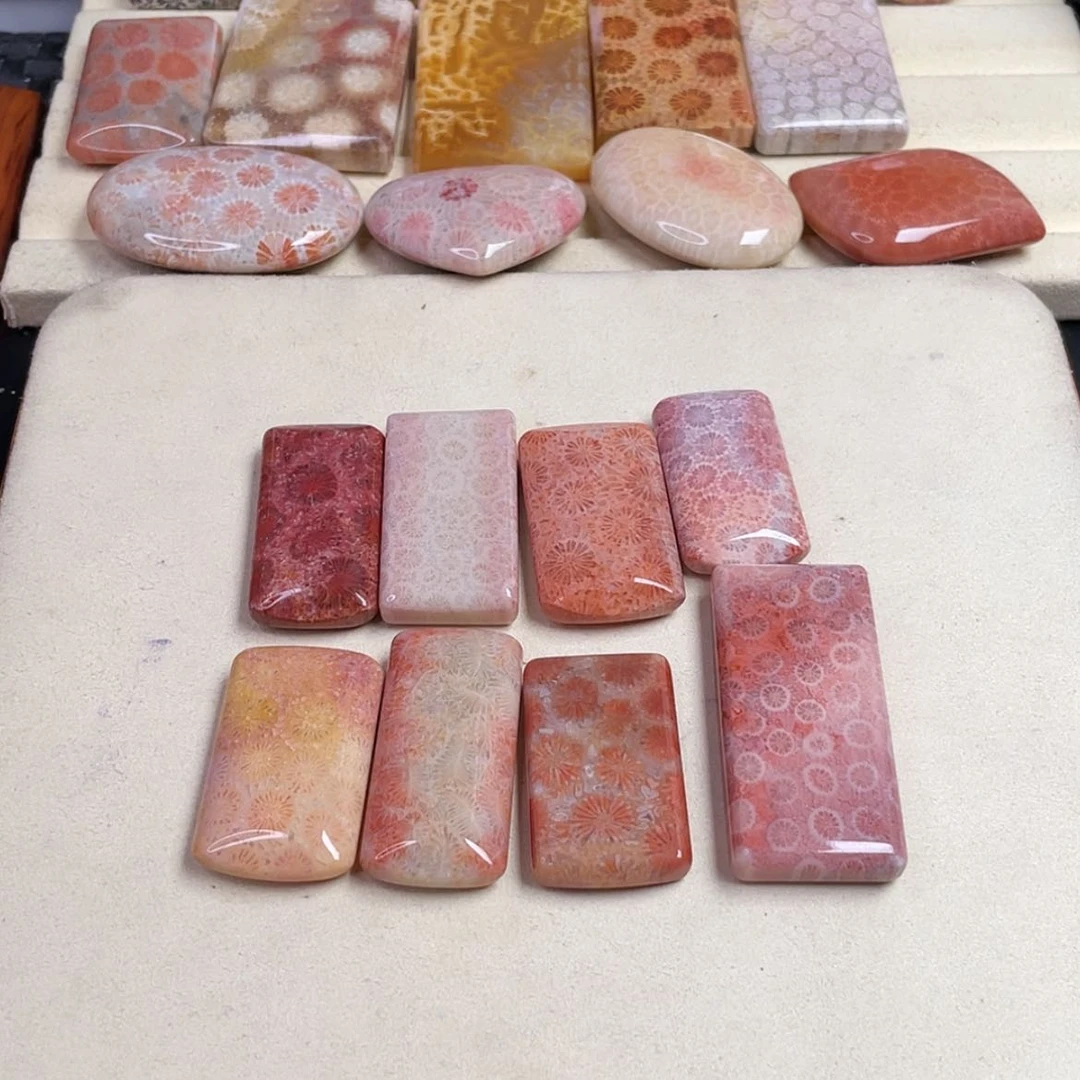 【闪购商品】未镶嵌吊坠(赠链)硅化玉齐****?