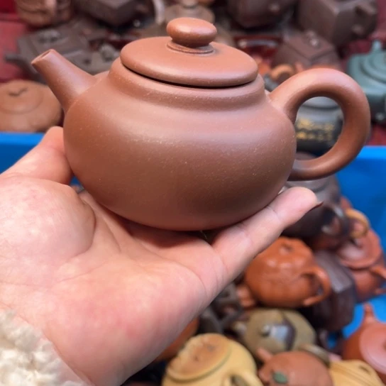 紫砂茶壶。瑕疵的………………