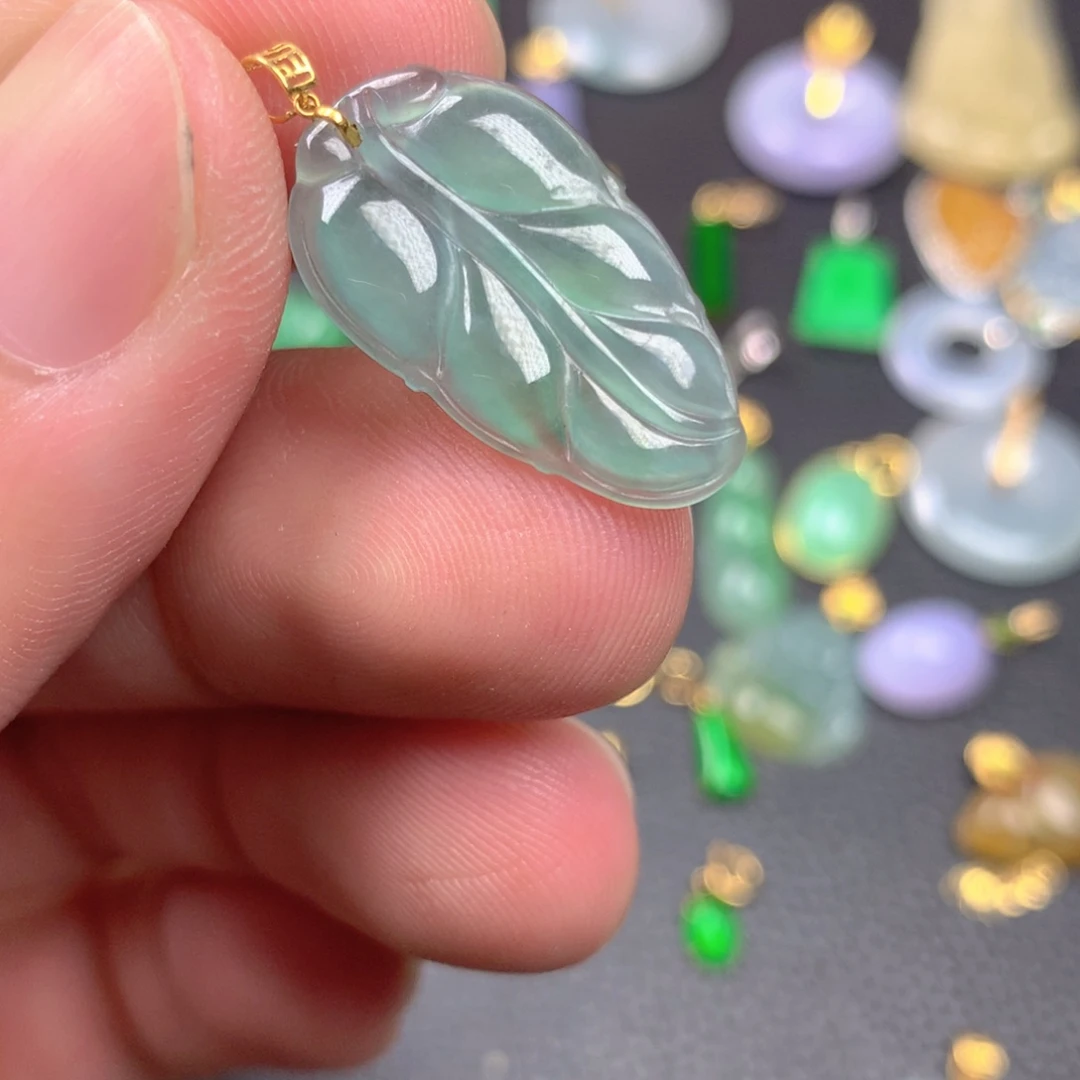【闪购商品】颈饰18K金镶嵌翡翠翡翠