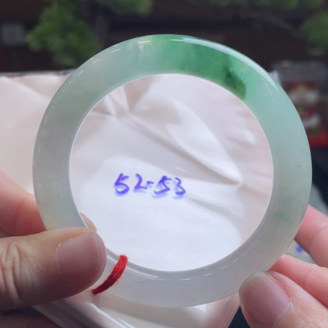 翡翠未镶嵌手镯52.4 新货冰带绿