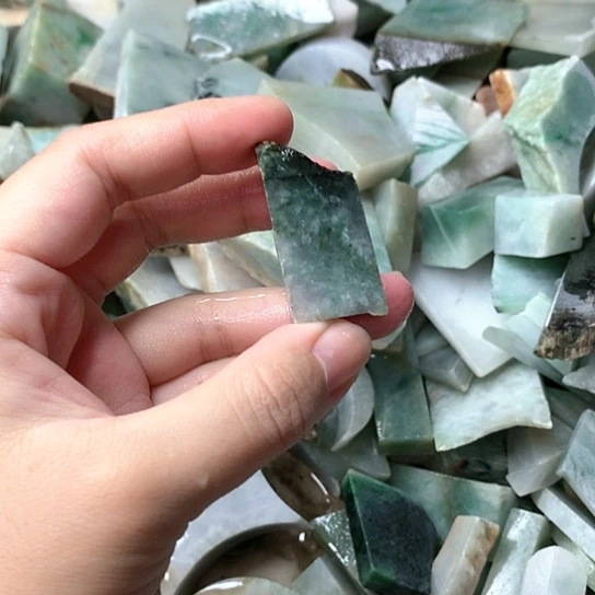 翡翠挂件未镶嵌刚****H翡翠原石