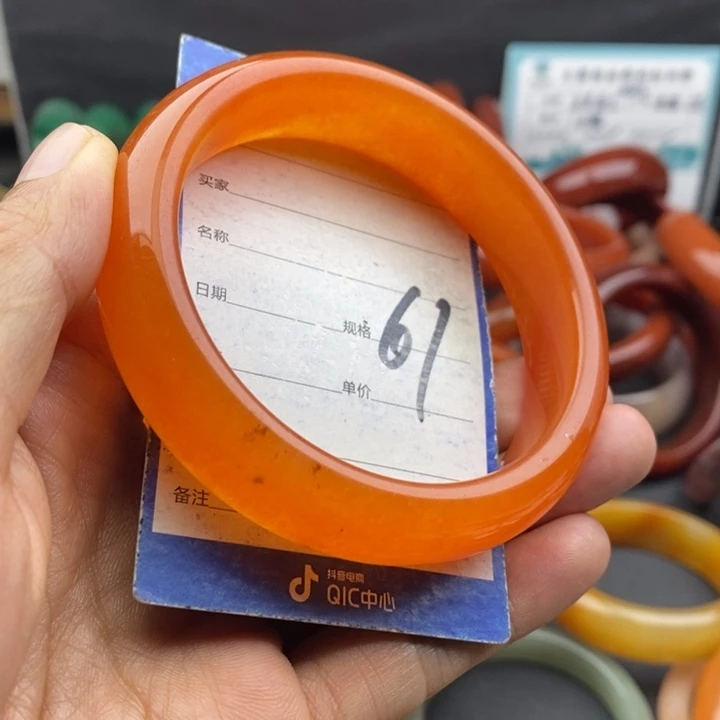 未镶嵌手镯石英质玉