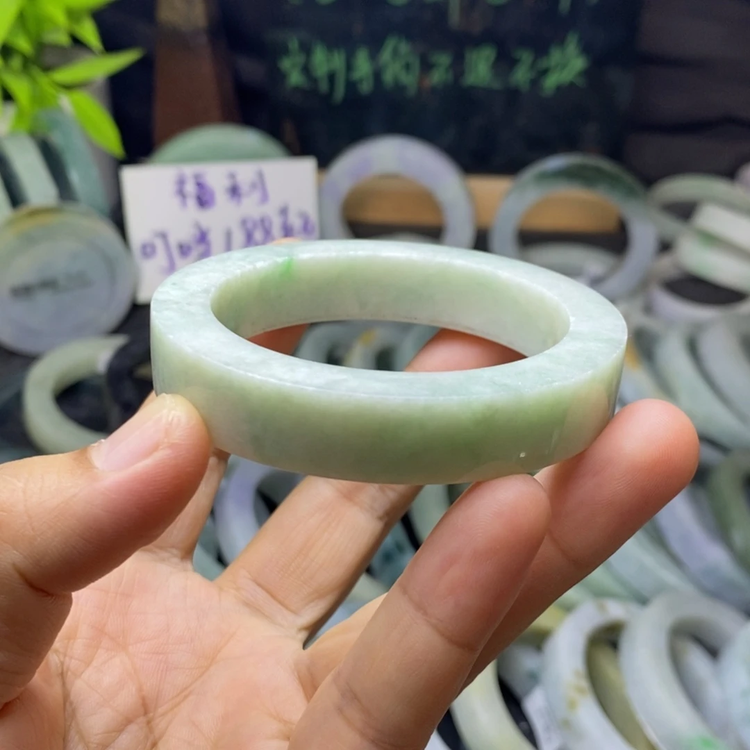 定制翡翠未镶嵌手镯