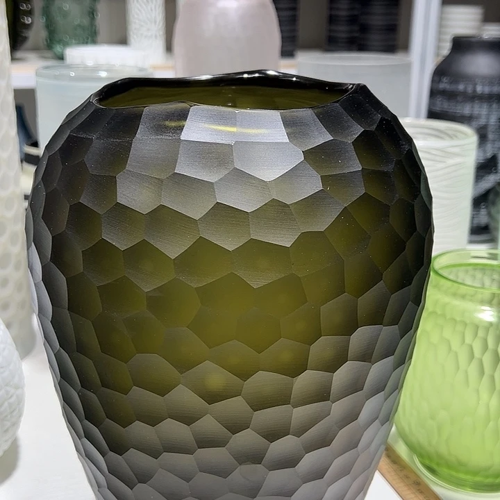 墨绿色磨刻花瓶花器高34口13