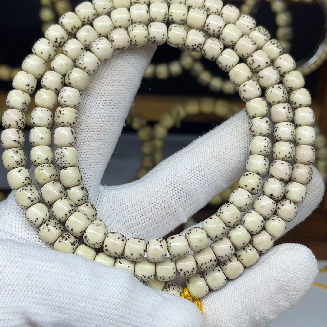手串星月菩提7-6，骨瓷白河豚