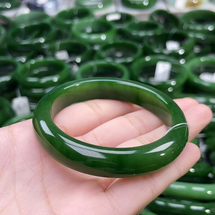 未镶嵌手镯和田玉（碧玉）