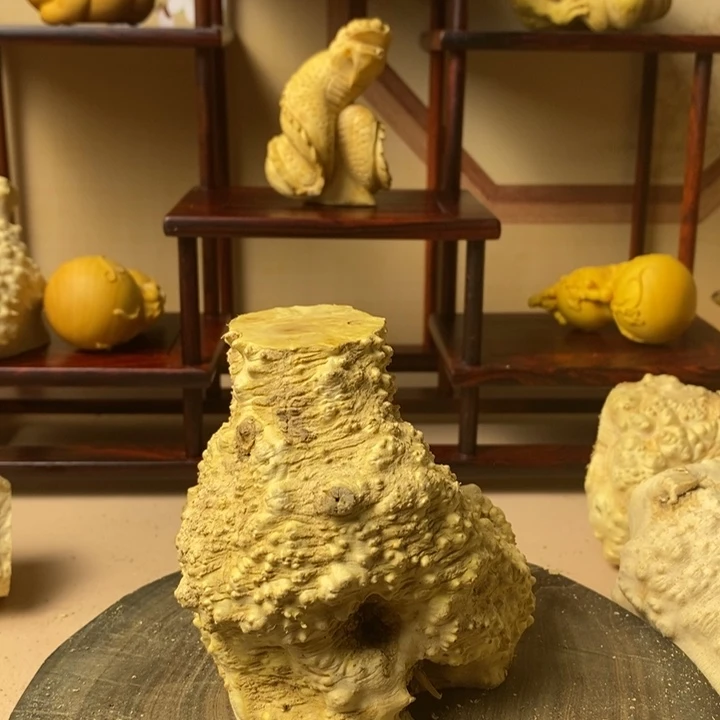 香榧木天*萨黄杨木手把件