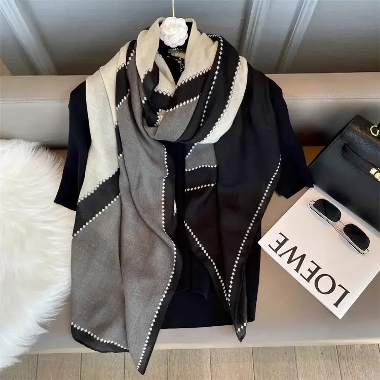 围巾女冬季薄款简约高级感2025新款棉麻围脖今年流行丝巾披肩两用
