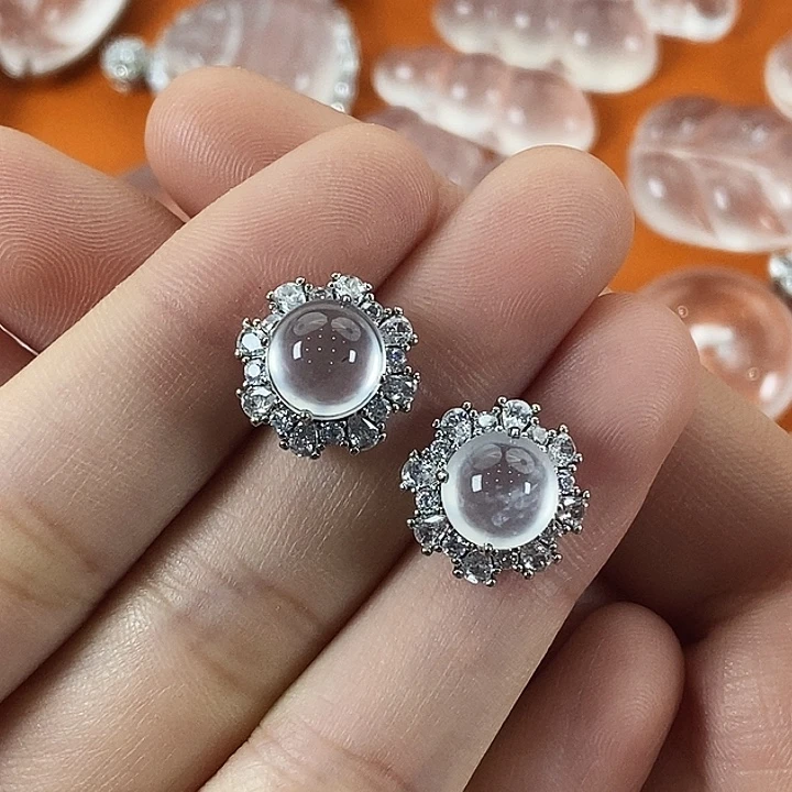 石英质玉合金颈饰