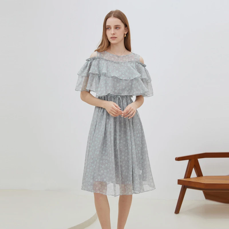 S·DEER【粉丝专享】露肩收腰木耳边高腰碎花连衣裙S222Z126P