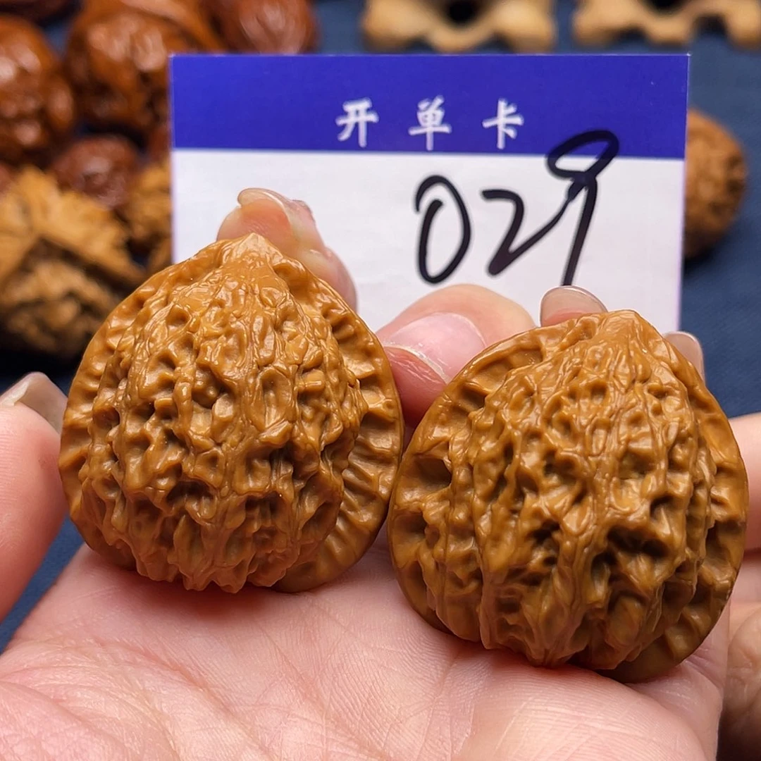 吊坠文玩核桃文玩核桃金牛修37n
