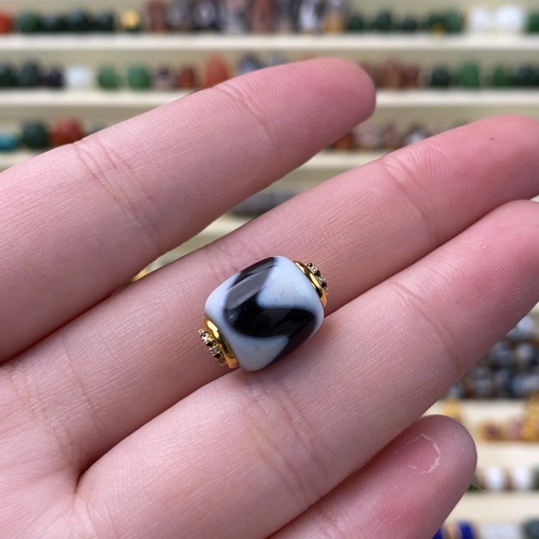 玛瑙/玉髓18K金镶嵌颈饰