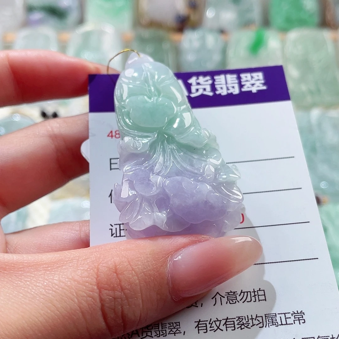 翡翠未镶嵌颈饰白菜
