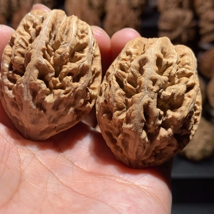爱***琴把件文玩核桃东北9