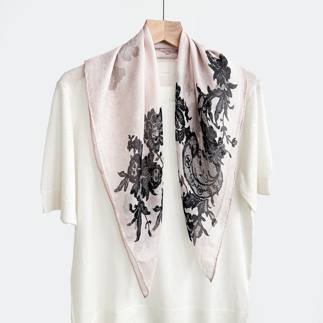 桑蚕丝西丽纱单面纱粉色蕾丝腰果60方巾手工卷边女士丝巾真丝B393