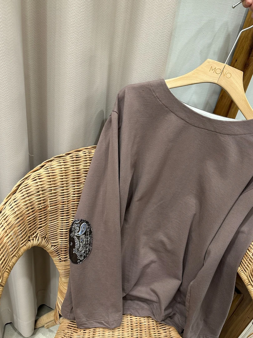 韩国正品/不支持退换/双C/补丁腰果花卫衣/1106