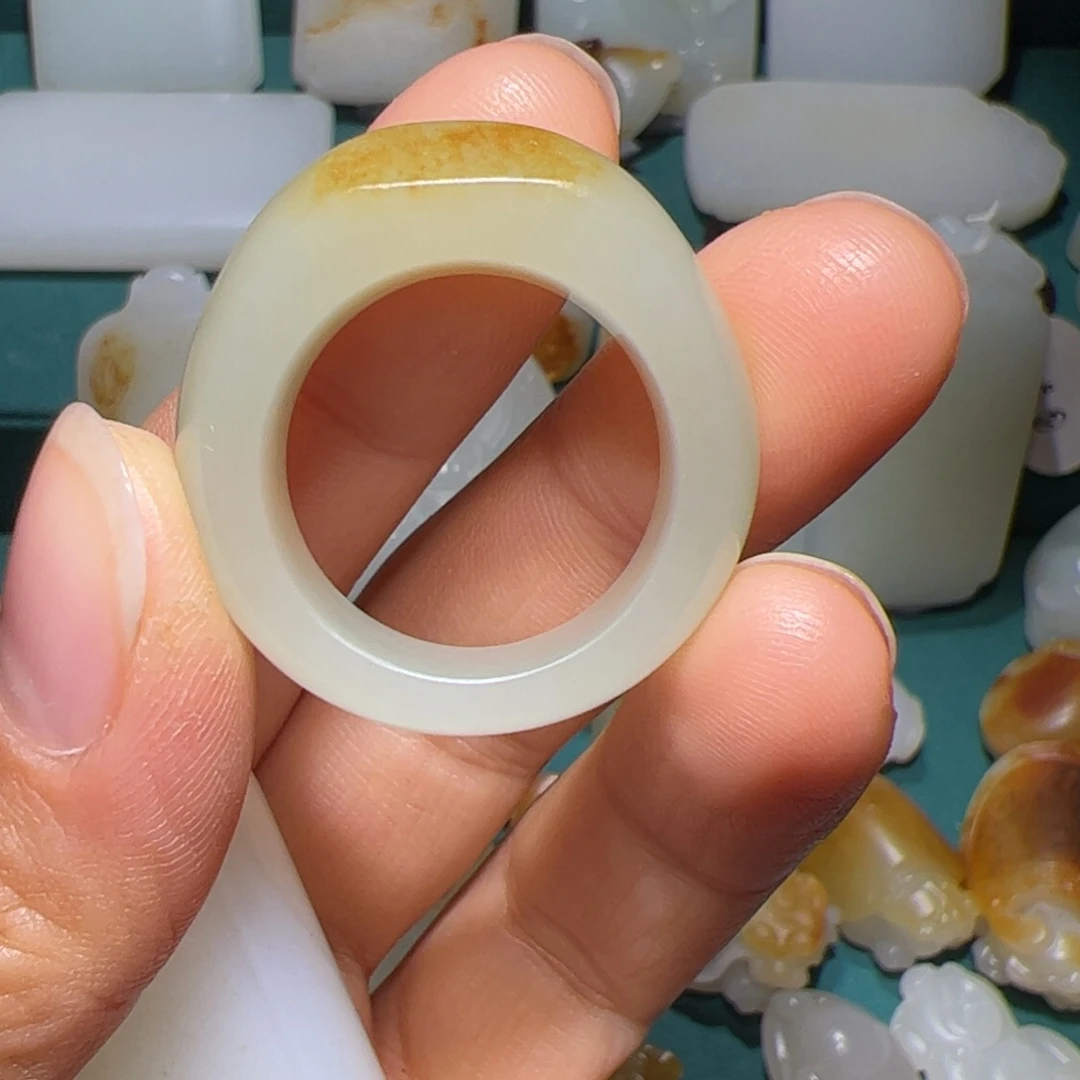 和田玉吊坠(不含链)未镶嵌别****呢