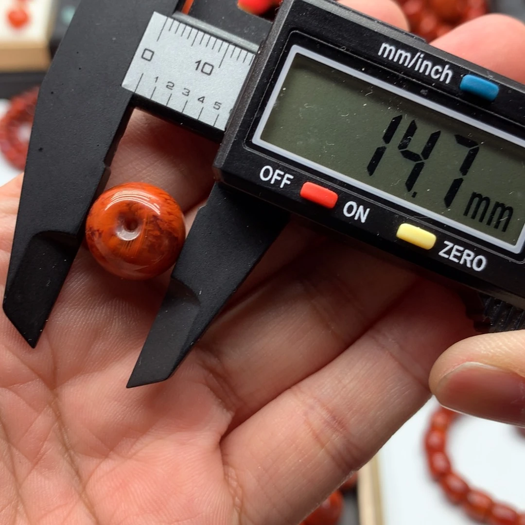 南红玛瑙配饰未镶嵌