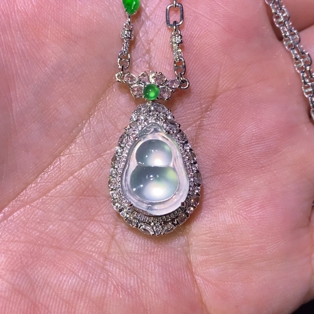 【闪购商品】颈饰18K金镶嵌翡翠