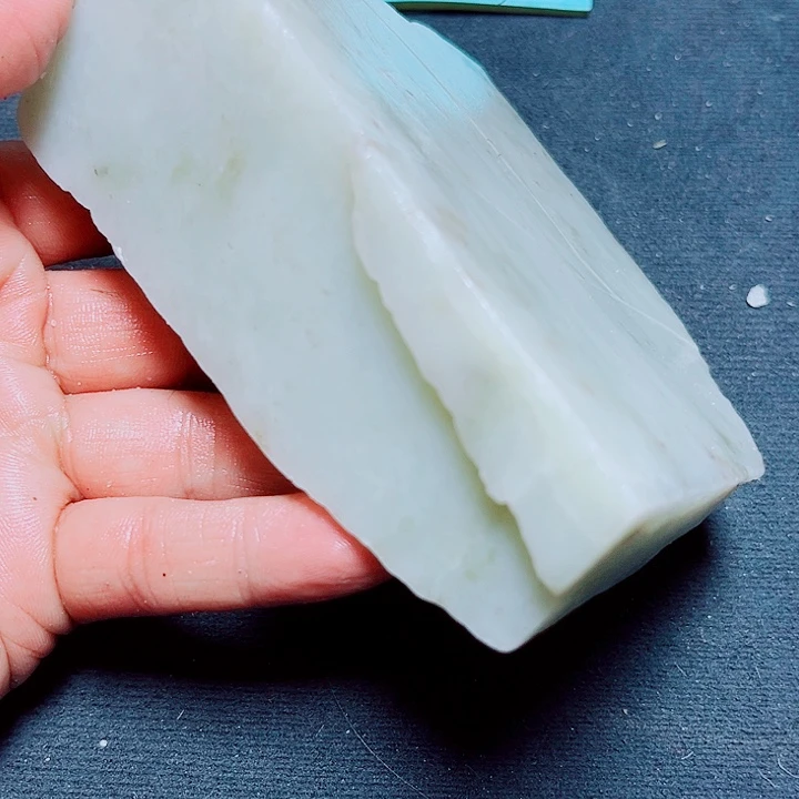 和田玉（糖玉）未镶嵌珠宝奇石