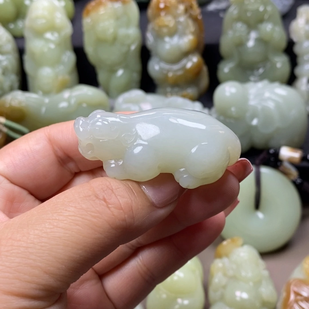 和田玉未镶嵌挂件