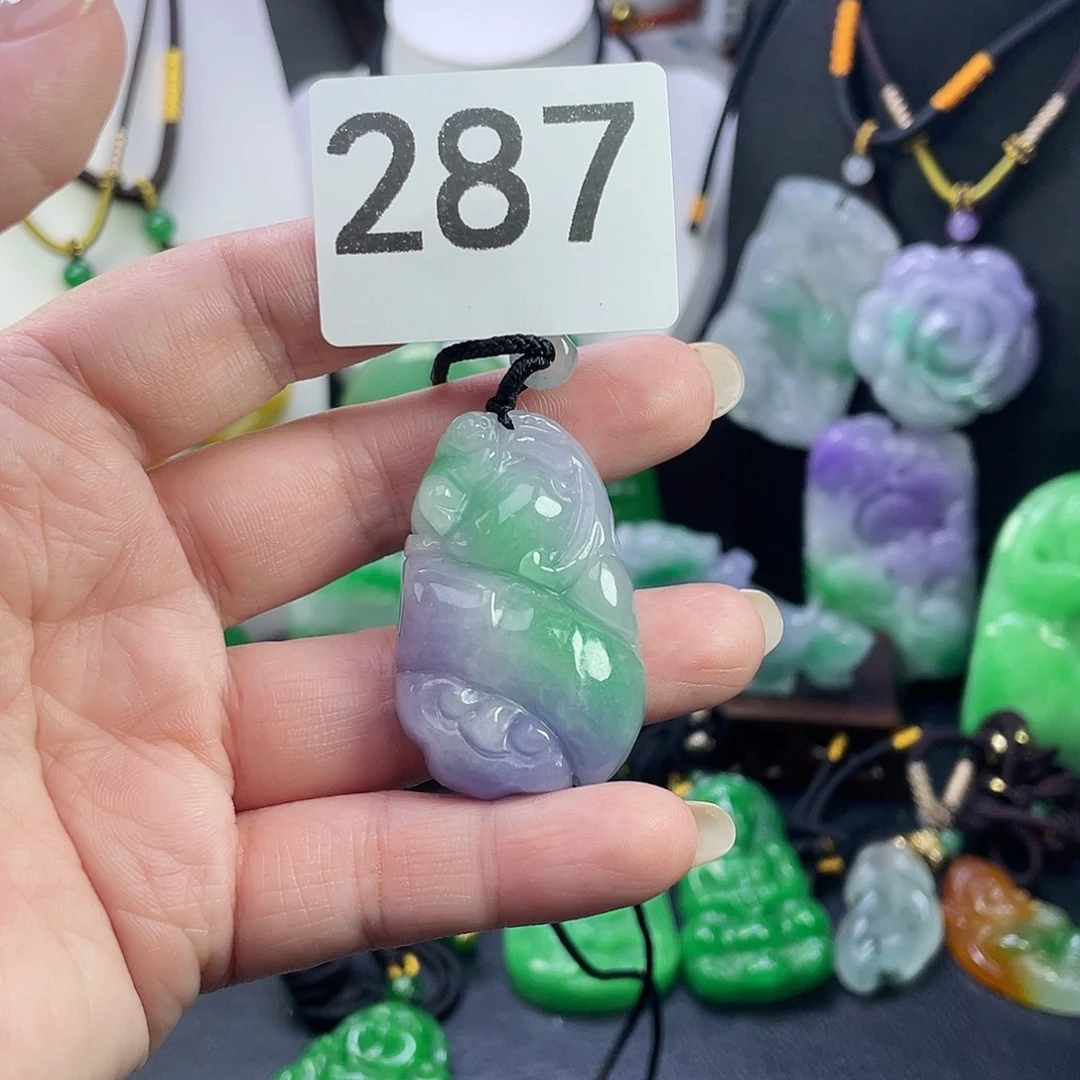 翡翠未镶嵌吊坠(赠链)