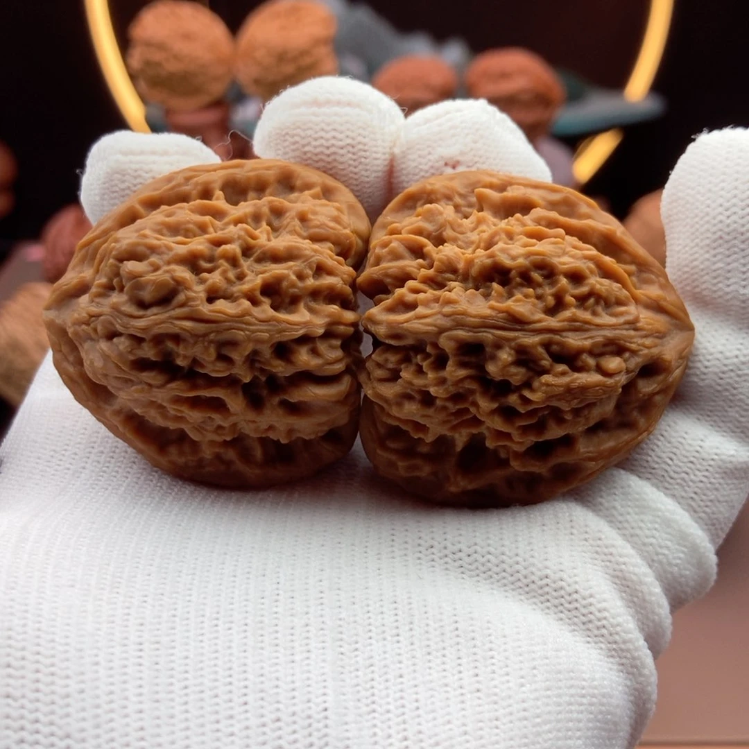 文玩核桃把件三角小凹40.1.37.39