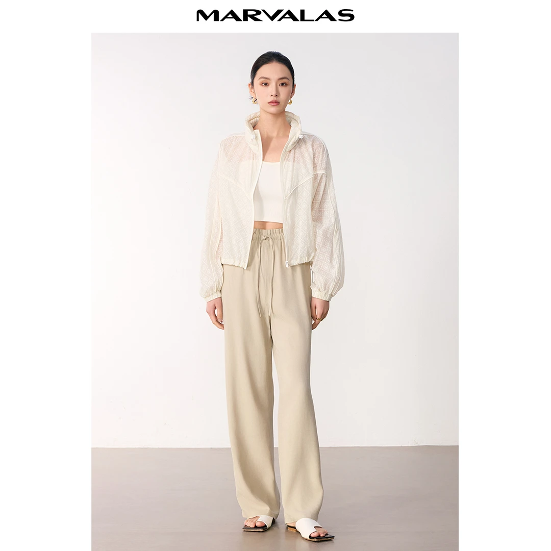 曼德诗夏季新款时尚连帽立领设计暗纹字母印花上衣M421309920