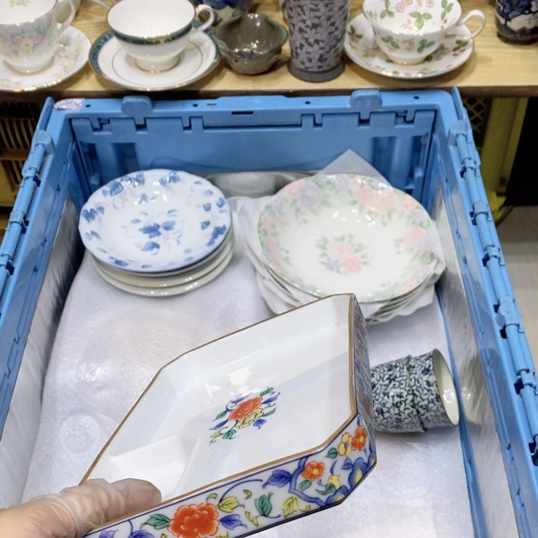 白****瓷片哈哈哈哈哈哈哈哈哈