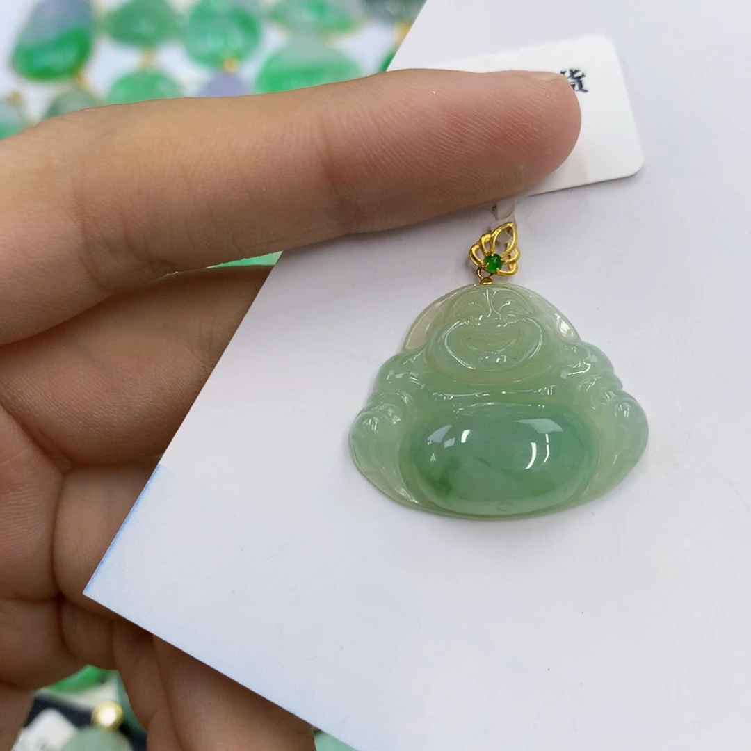 翡翠18K金镶嵌颈饰翡翠