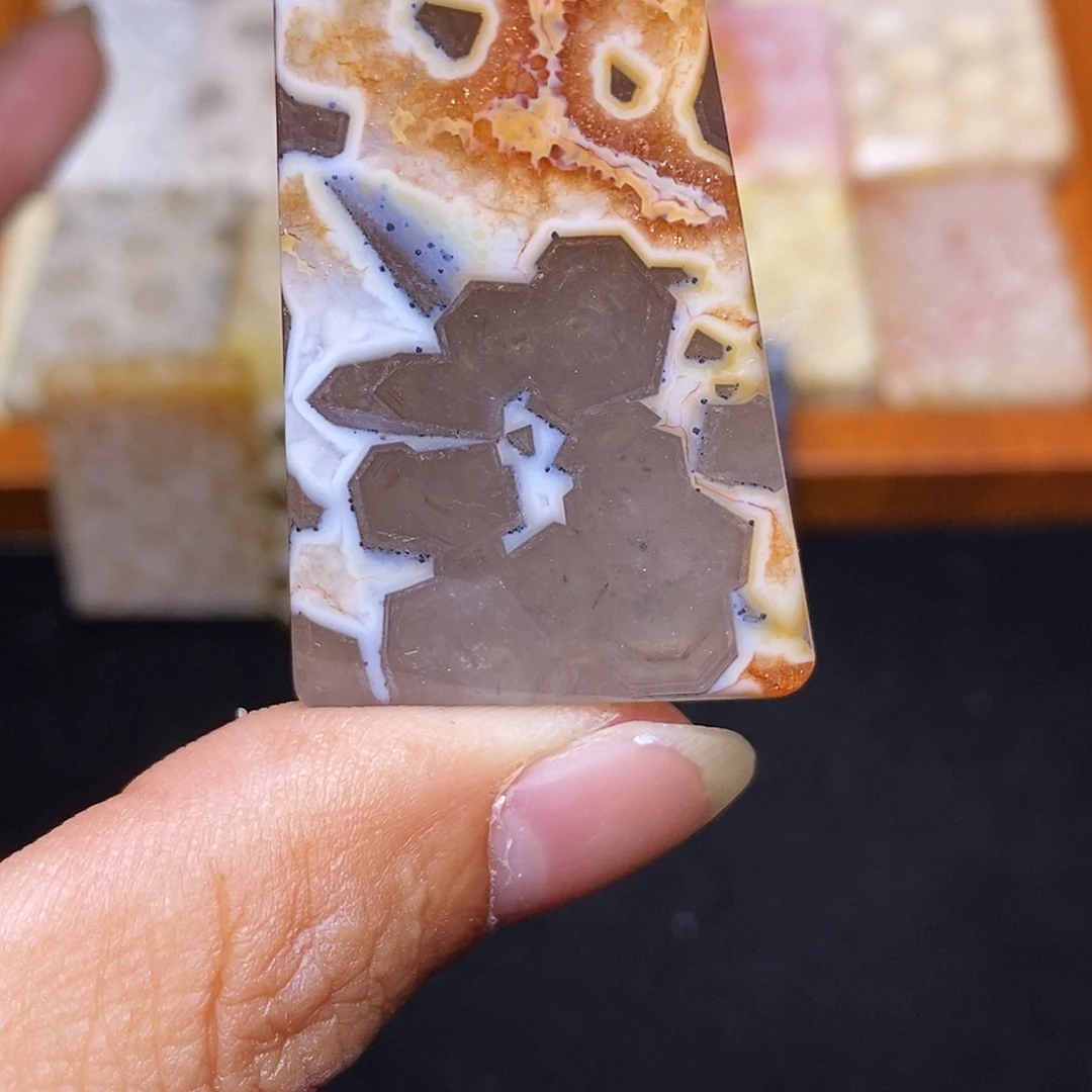 珍***康硅化玉合金珊瑚玉