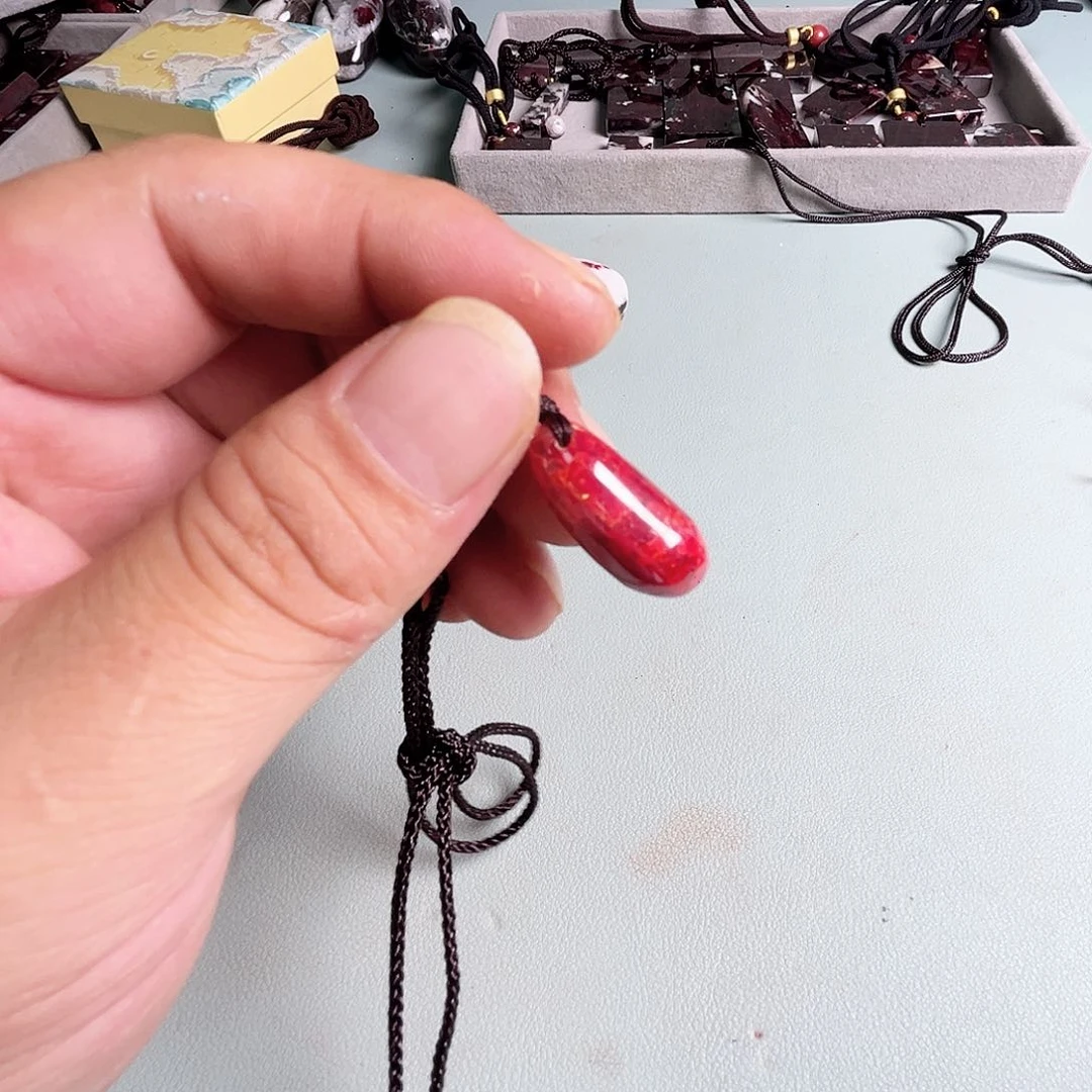 天然朱砂辰石吊坠