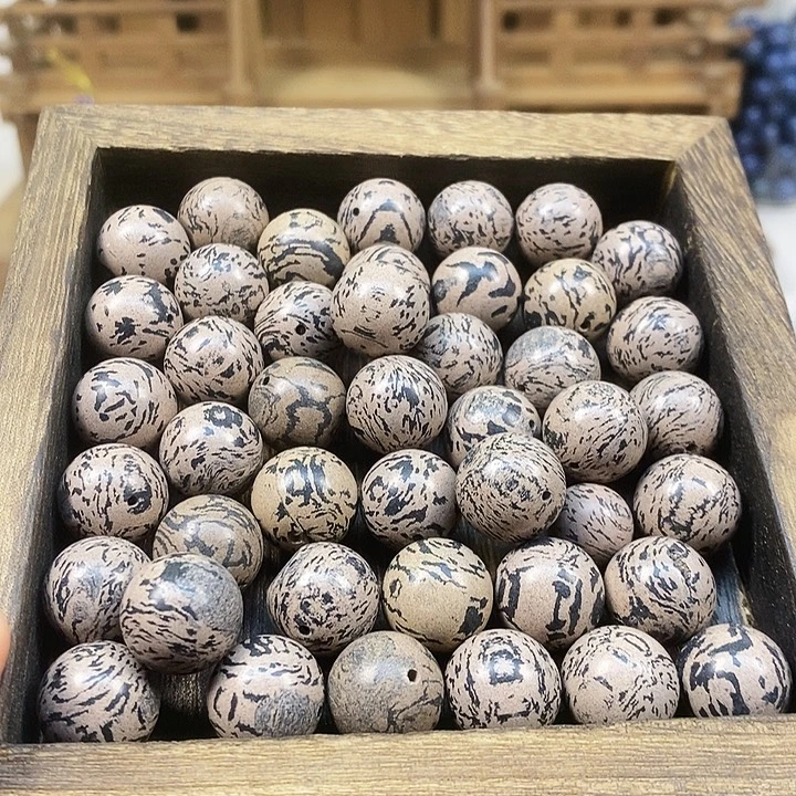 白虎1.5天然中药材合香珠到手40颗打底微瑕