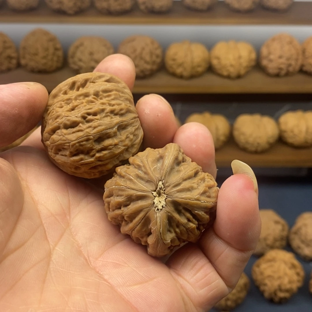 刘***洋吊坠文玩核桃铁锤39全品