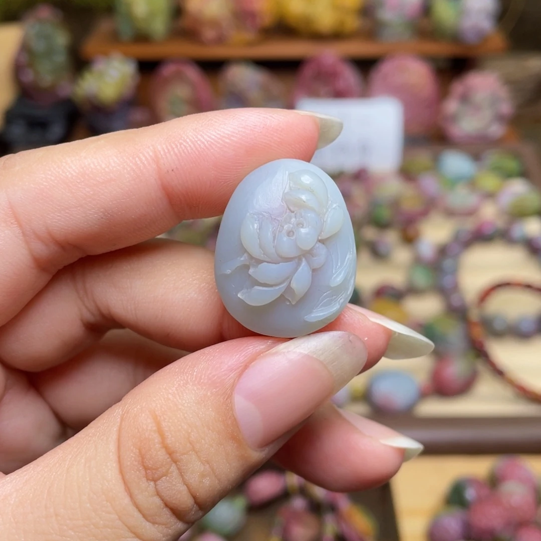 玛瑙/玉髓未镶嵌珠宝半成品盐源玛瑙烟蓝荷花鱼