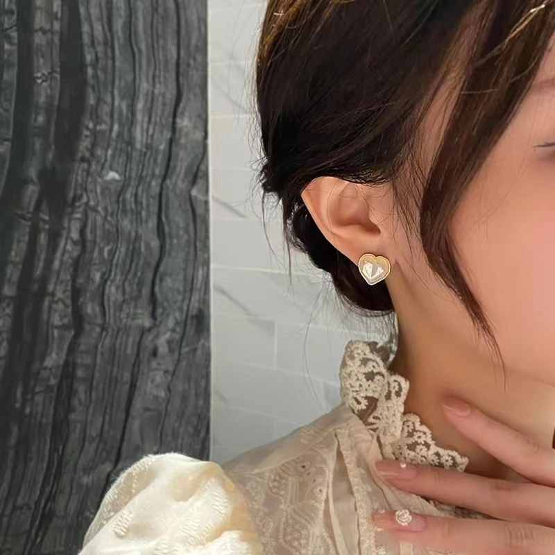 新款桃心耳钉气质少女小众设计感冷淡风耳饰女N0327