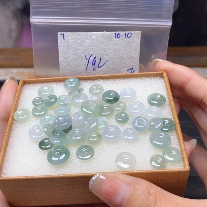 x***.定制翡翠未镶嵌不退