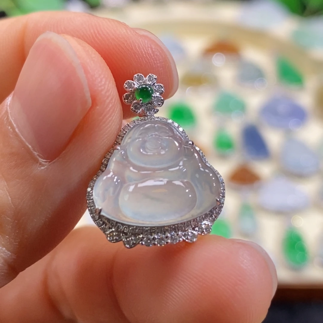 翡翠18K金镶嵌颈饰